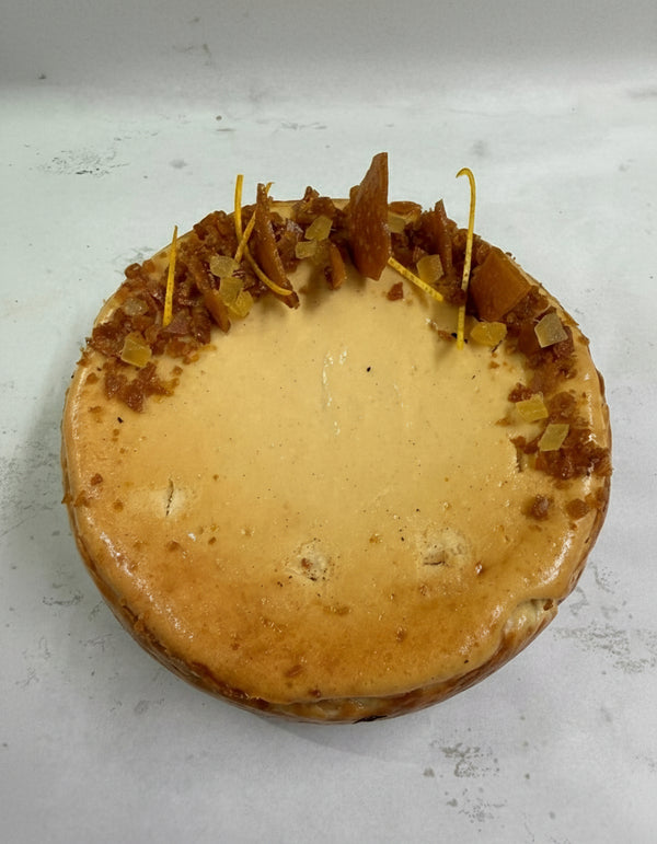 Chai Cheesecake with Gingerbread crumb
