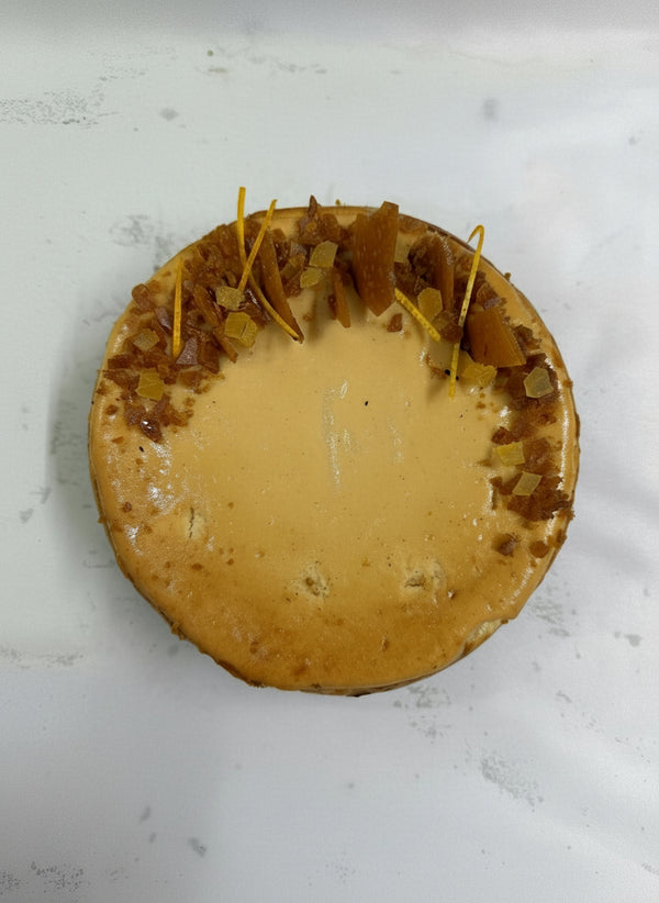 Chai Cheesecake with Gingerbread crumb